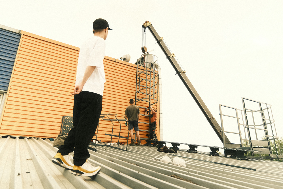 Монтаж сборной пожарной лестницы PP ROLLED