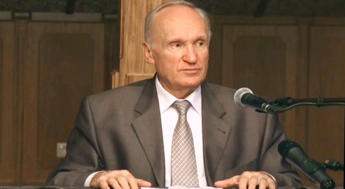 Алексей Ильич Осипов — учёный-богослов, педагог и публицист, доктор богословия, заслуженный профессор Московской духовной академии, апологет, проповедник, писатель, православный катехизатор.