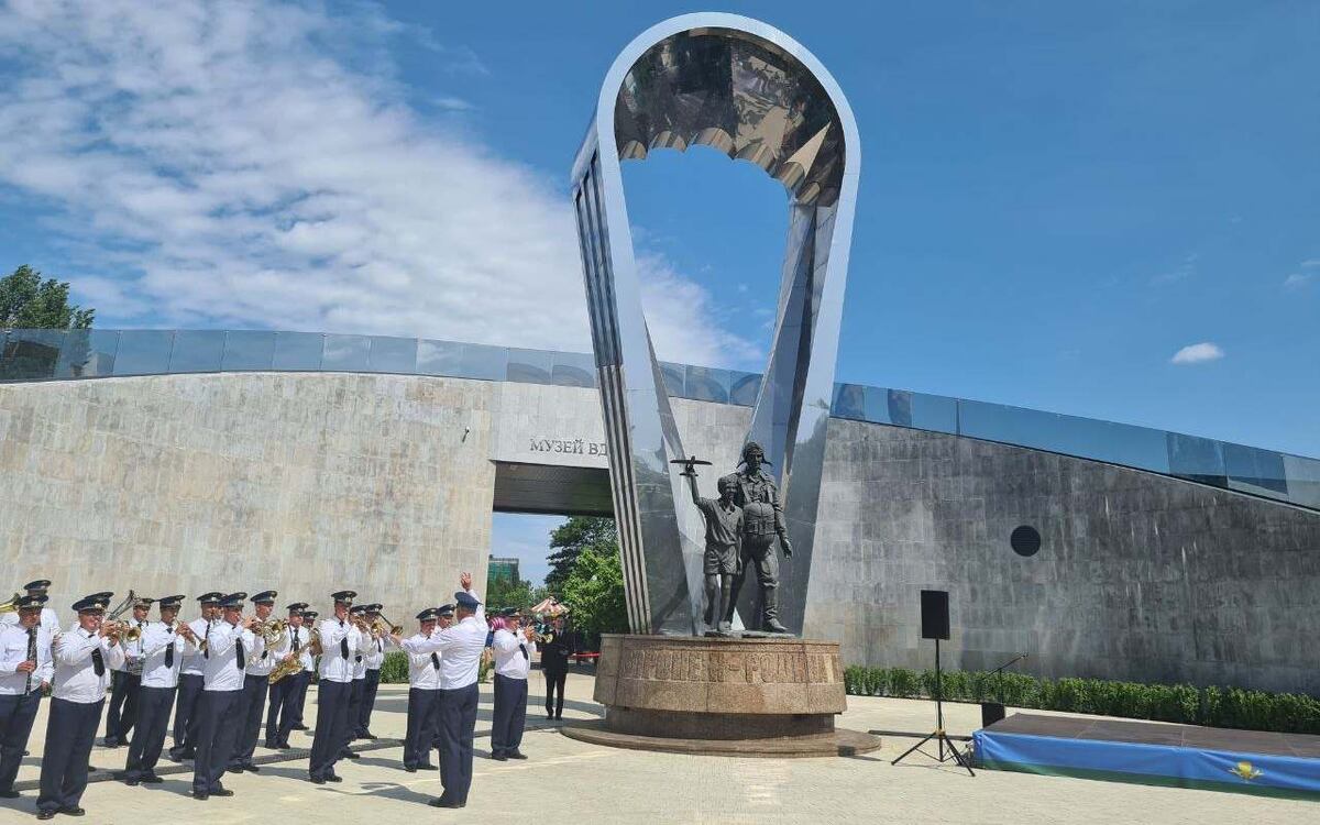    В Воронеже открыли музей ВДВ Фото автора