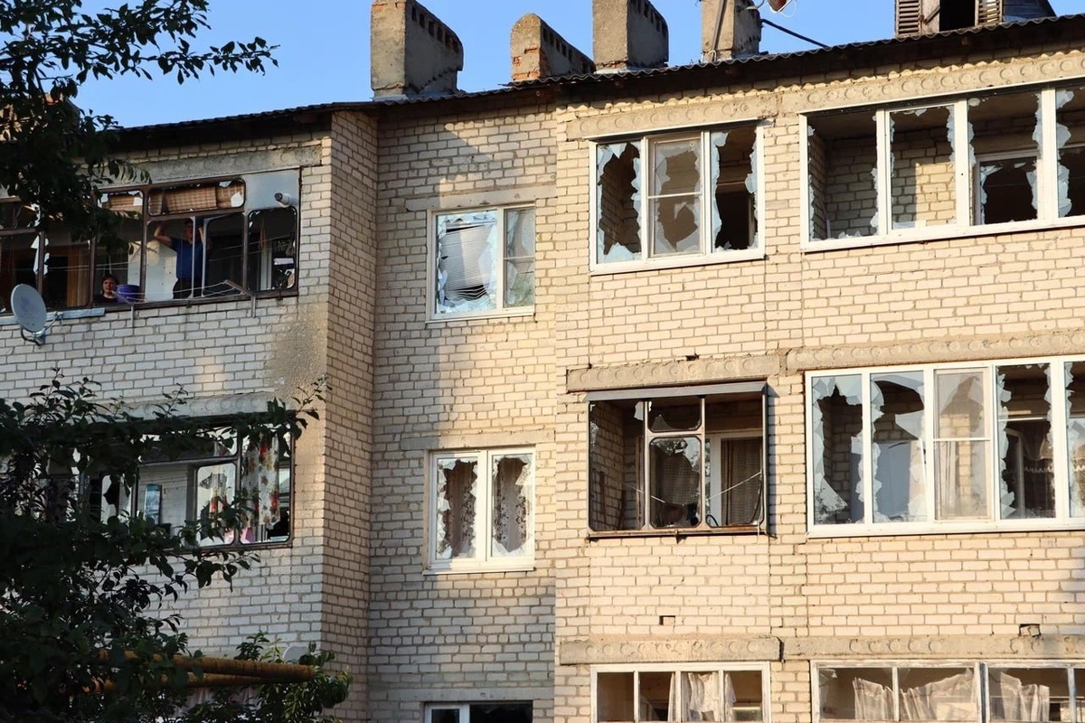    В Рыльске Курской области после атаки ВСУ ведутся восстановительные работы