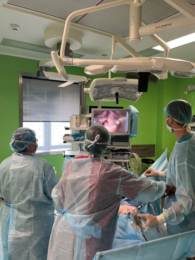    Хирурги Центра охраны материнства и детства в Сургуте удалили огромную кисту яичника у девочки