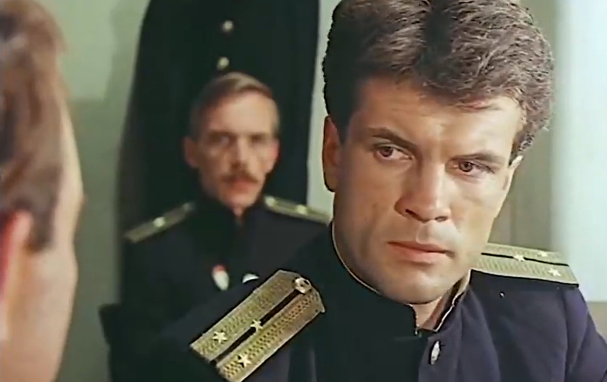Кадр из телефильма "Секретный фарватер", 1986 г., режиссер Вадим Костроменко, сценаристы  Игорь Болгарин, Виктор Смирнов, композитор Владислав Кладницкий (скриншот)