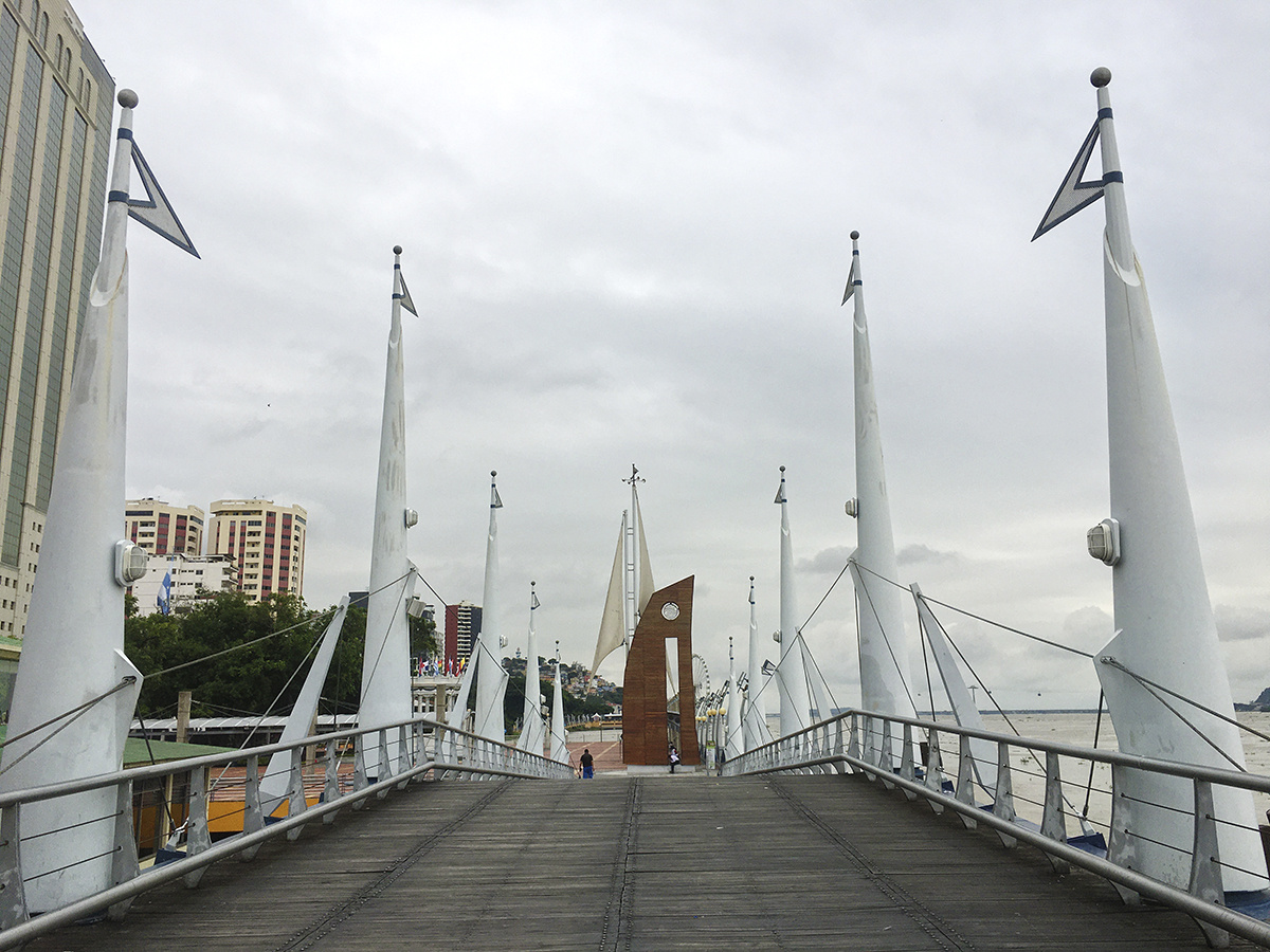 Малекон, Гуаякиль, Эквадор. Фото автора