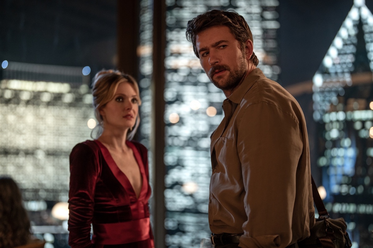 Кадр из фильма Дроп