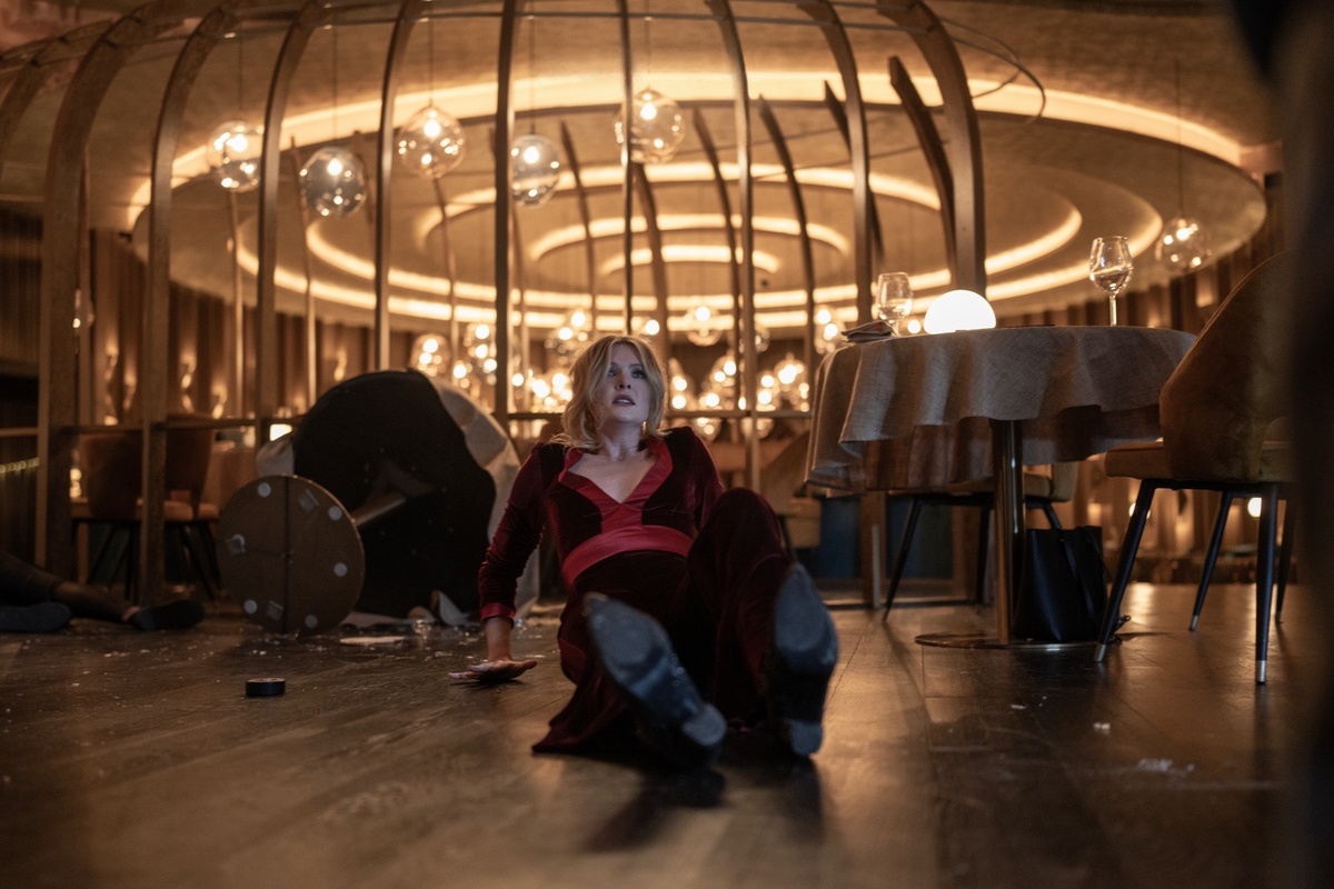 Кадр из фильма Дроп