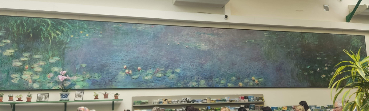 Фото из личного альбома автора. В доме-музее Клода Моне.