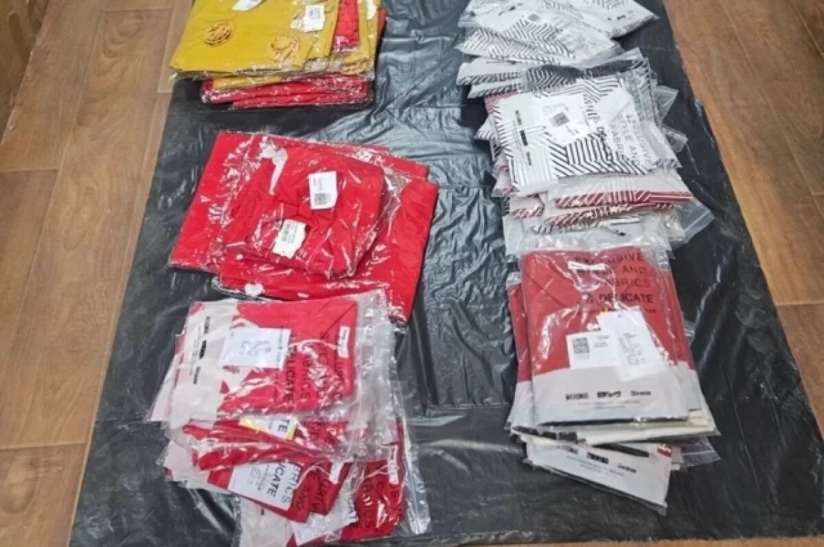    Тюменская таможня нашла 700 кг нелегальной детской одежды