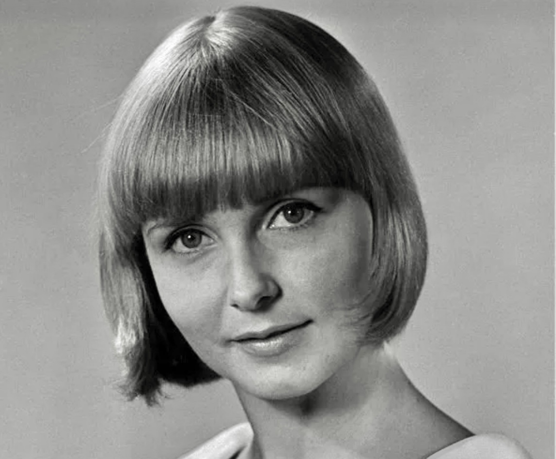 на фото Людмила Крылова в молодости