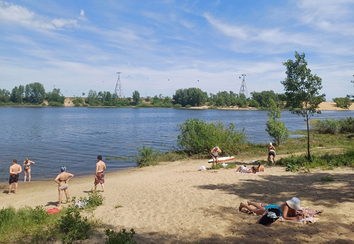    На Гребном канале купаться официально не разрешено