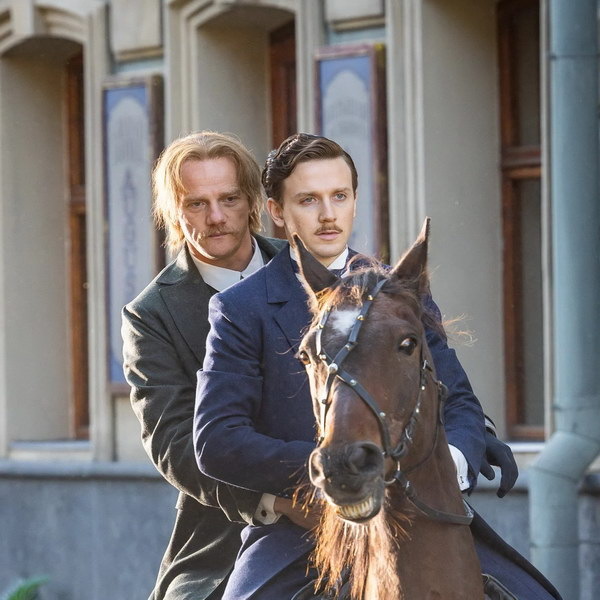     Юрий Колокольников и Фёдор Федотов спасают Российскую империю в трейлере «Левши»