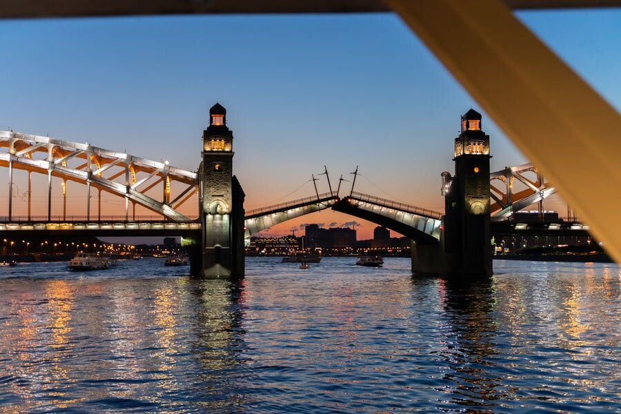 Разводка Большеохтинского моста от @nevatrip.ru