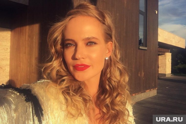 Глюкоза (настоящее имя — Наталья Ильинична Чистякова-Ионова) — российская певица, актриса и телеведущая. Фото: Личная страница Глюк'oZы (Натальи Ионовой) в Instagram (владелец компания Meta признана в России экстремистской и запрещена)