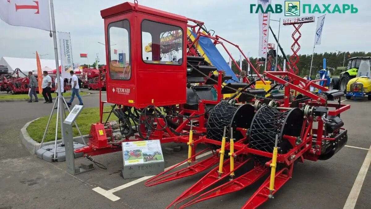 Фото: © Владимир Исаенко / Glavpahar.ru
Комбайн капустоуборочный малогабаритный МКК-2 от Техмаш на выставке БЕЛАГРО-2025
