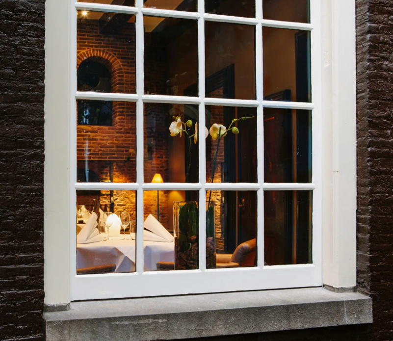 Фото из просторов интернета - кафе в Амстердаме