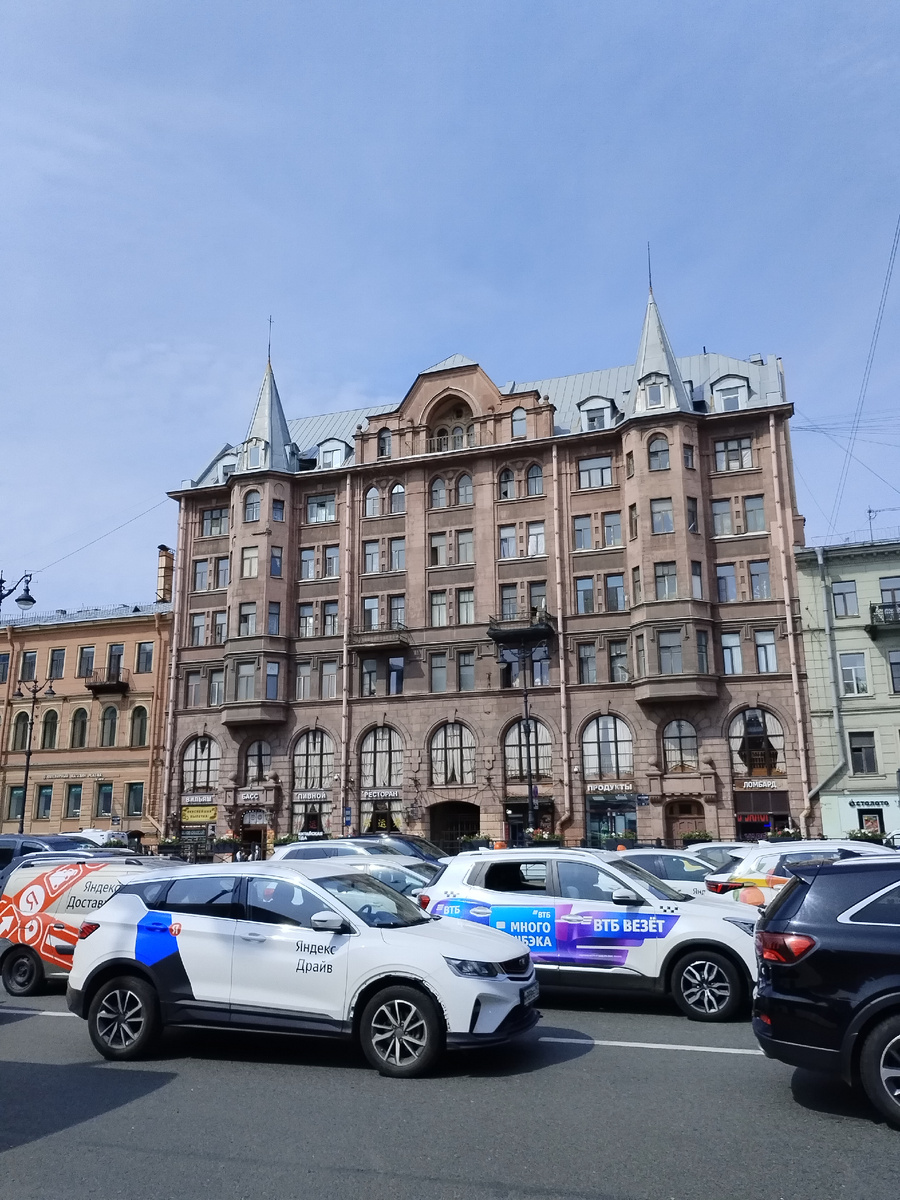 Лиговский, 53, дом с башенками