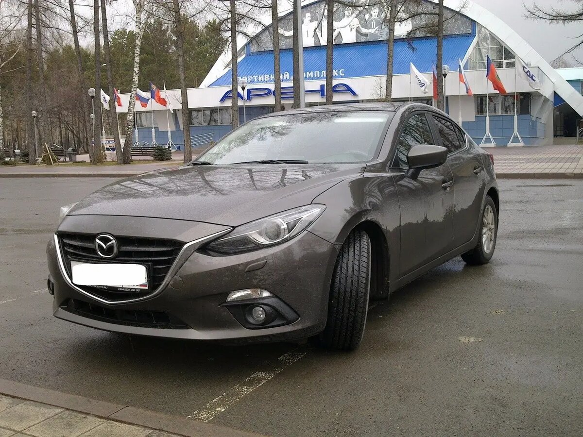 Mazda 3 - 2015 год