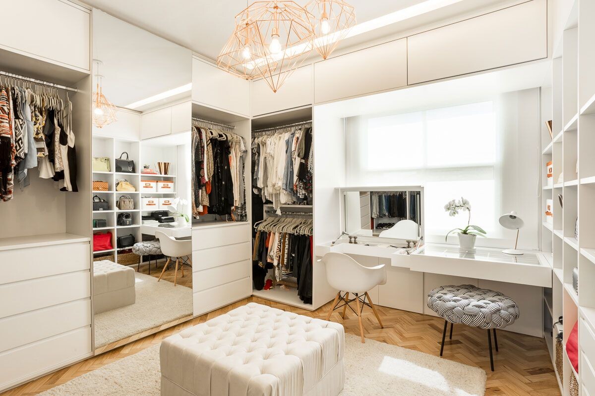 Продумайте % пространства для каждого типа хранения: длинные вещи, полки, корзины, обувь.