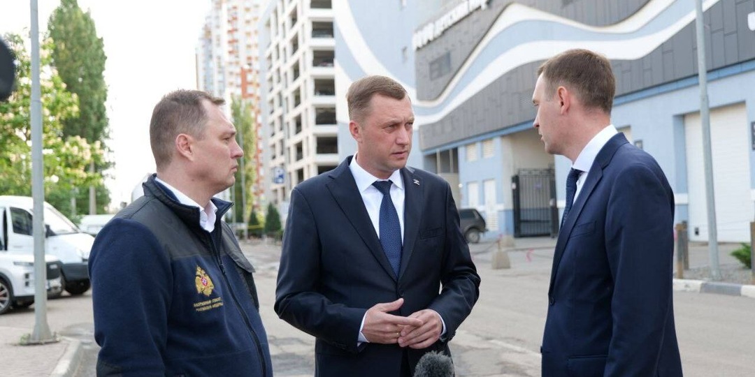 В Энгельсе восстанавливают поврежденный дронами дом