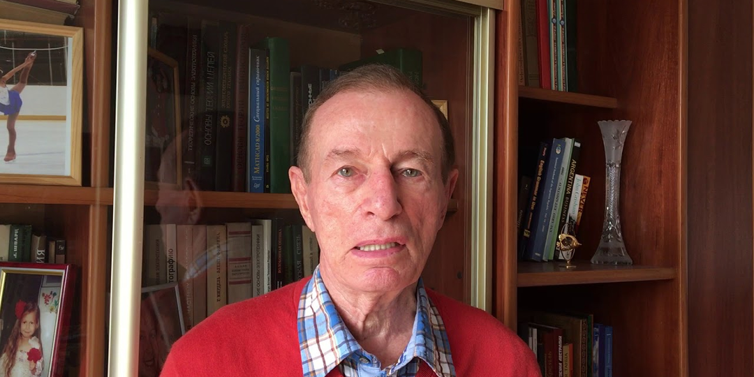 "Повторяют и живут дольше" :87-летний профессор МГУ обучает дыхательной технике своих студентов