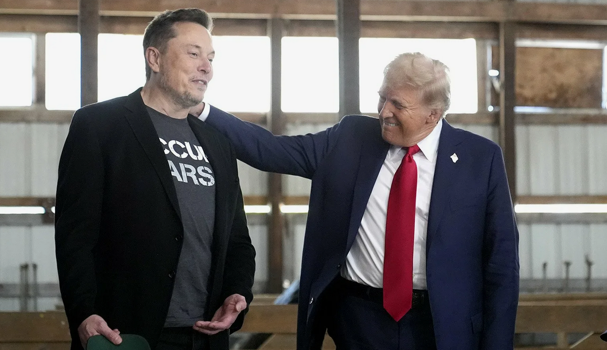 Когда Маск говорит о том, что помог выиграть Трампу выборы, это чистая правда. Как и то, что без госсубсидий масковская империя бы сильно сдулать. Ссора этих людей была бы отличной новостью, но слишком похожа на фарс. Фото АР