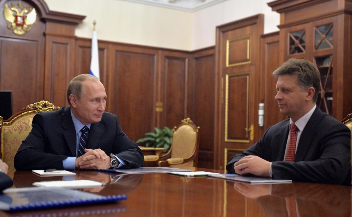 с такими связями конечно можно давить не качетсвом, а наглостью