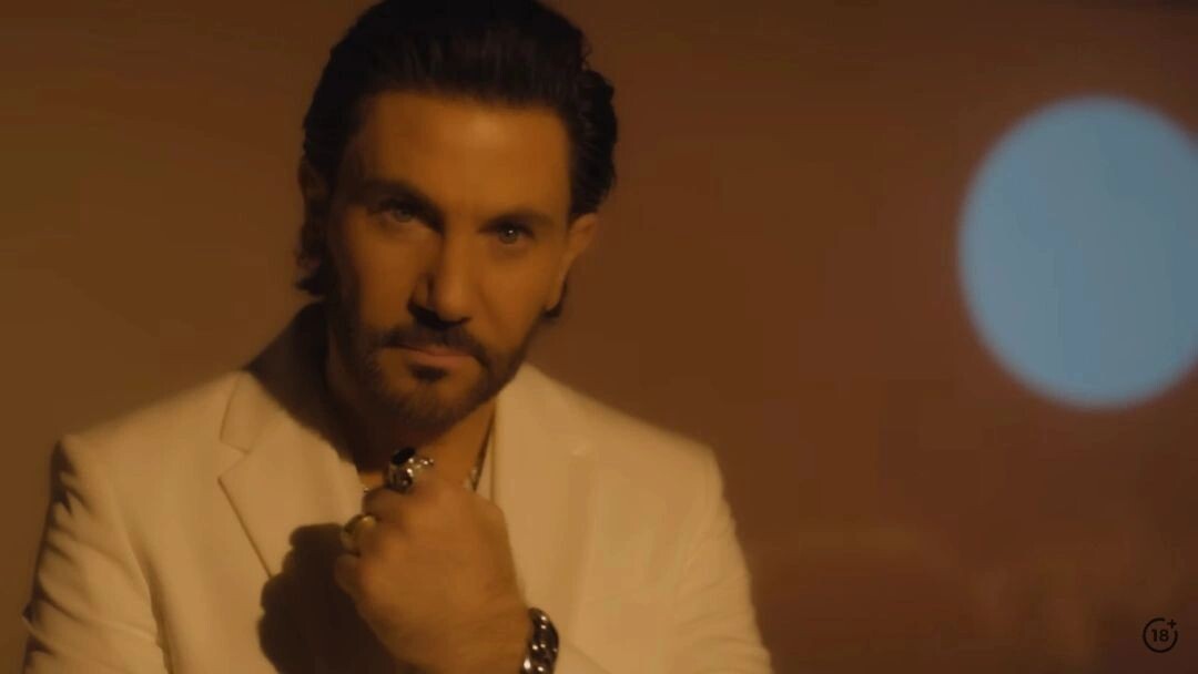    Кадр видео канала Avraam Russo/YouTube