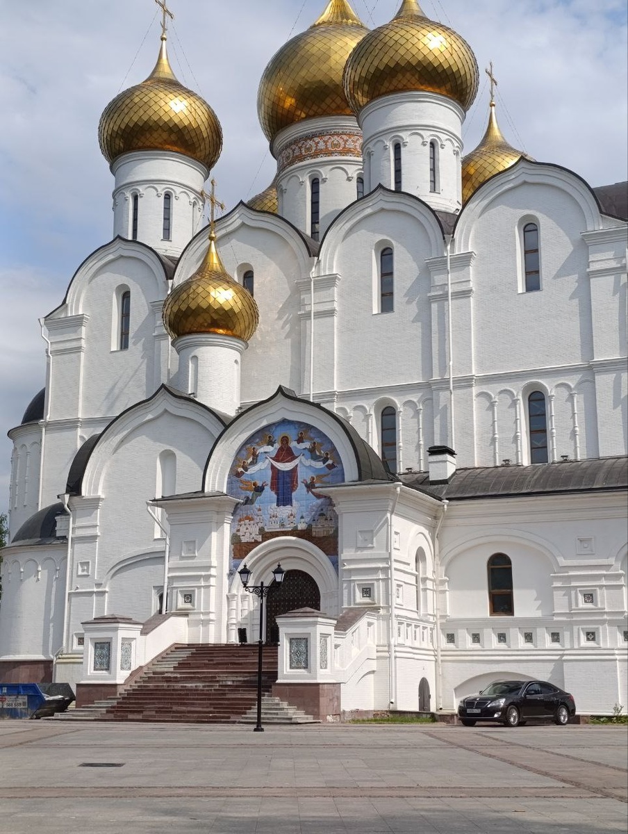 западный вход