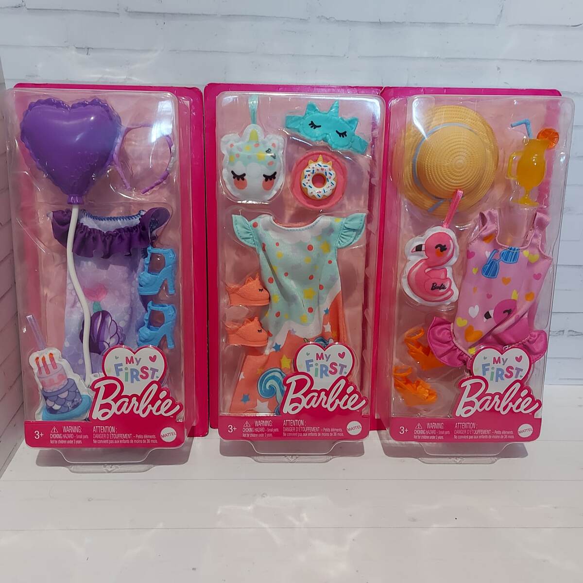 Наборы одежды и аксесуаров для кукол My First Barbie