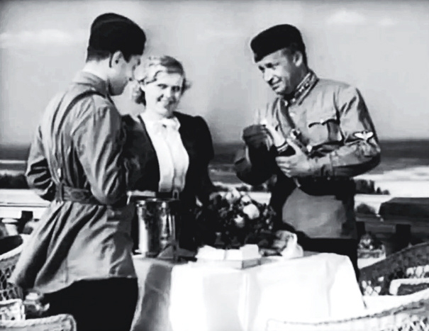 В качестве исходного изображения использован кадр из фильма "Эскадрилья № 5" (1939 год).