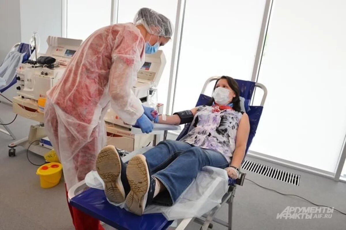    Тюменские росгвардейцы сдали 23 литра крови