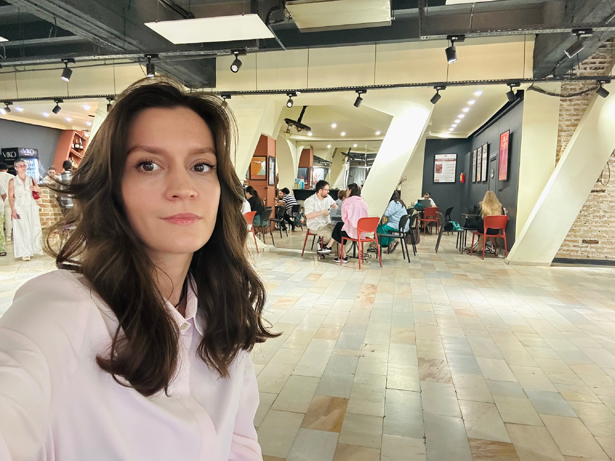 Я недавно была в театре «Ильхом» - очень необычное место. Может быть, расскажу о нем…