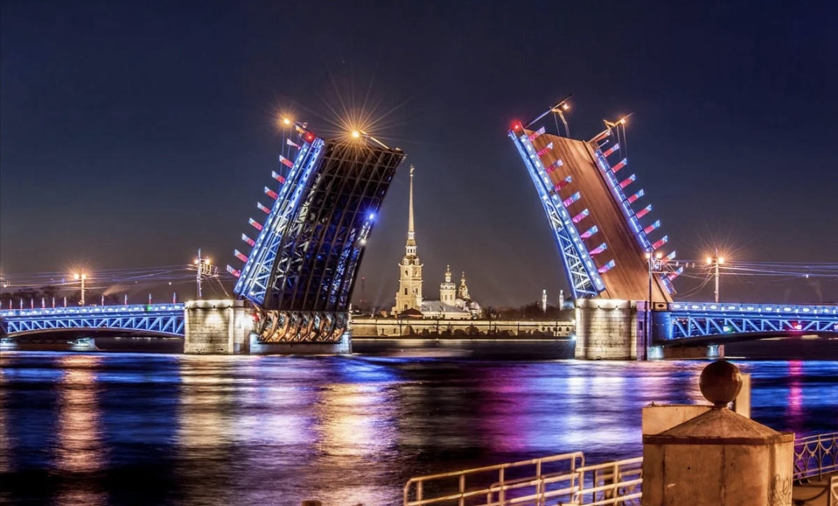 Иллюстративный материал заимствован из общедоступных ресурсов интернета, не содержащих указаний на авторов этих материалов и каких-либо ограничений для их заимствования