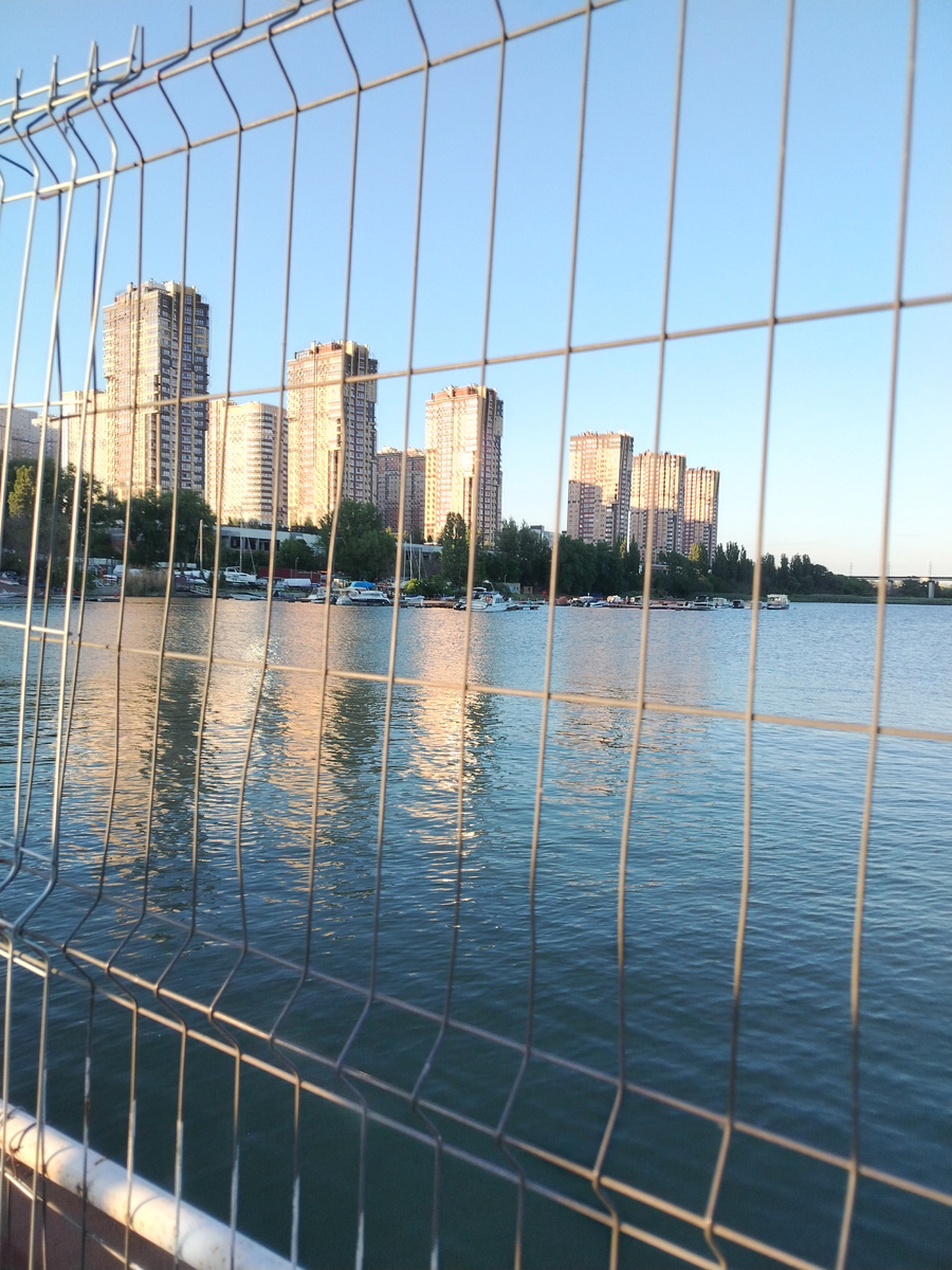 Переправа, переправа... берег правый