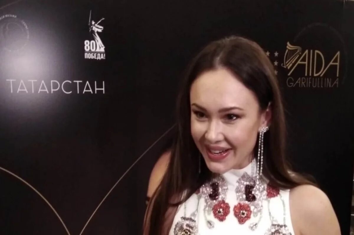    «Мне радостно, что в этом году я лично смогла быть здесь, стоять на этой сцене, разделить радость, волнение с детьми, у которых горящие, счастливые глаза», - поделилась эмоциями знаменитая певица.