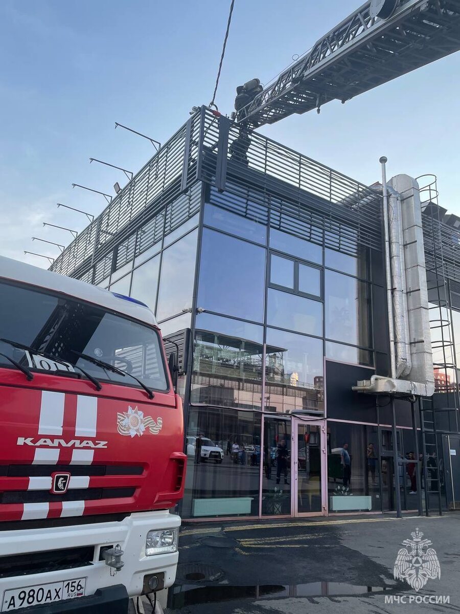    В Оренбурге на «Фермер базаре» в ресторане тушили пожар Марина Шарт