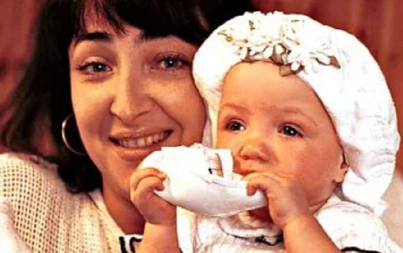 Лолита с дочкой Евой.