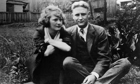 Фрэнсис Скотт Фицджеральд (Francis Scott Fitzgerald, 1896-1940 гг.) со своей первой женой Зельдой Сейр (1900-1948 гг.), которая вышла за него заиуж, когда писатель был еще бедным, и котораяс тала вдохновительницей всех его классических произведений