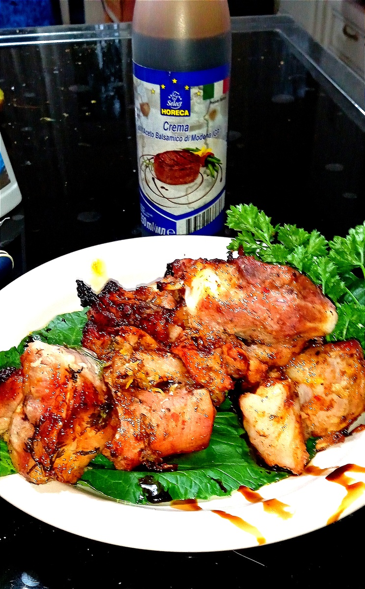 На фото только половина порции, от той, на которой рассчитан маринад (4. Шт)