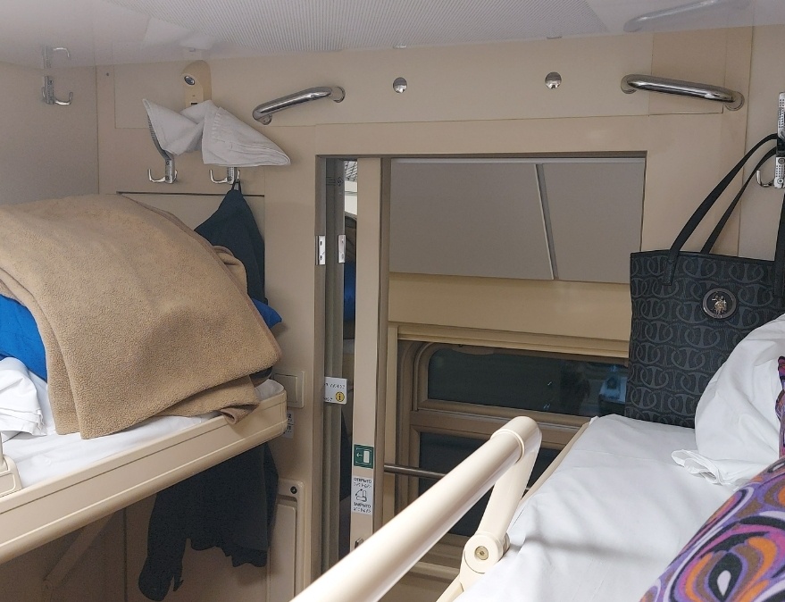 Верхняя полка)а что делать😆