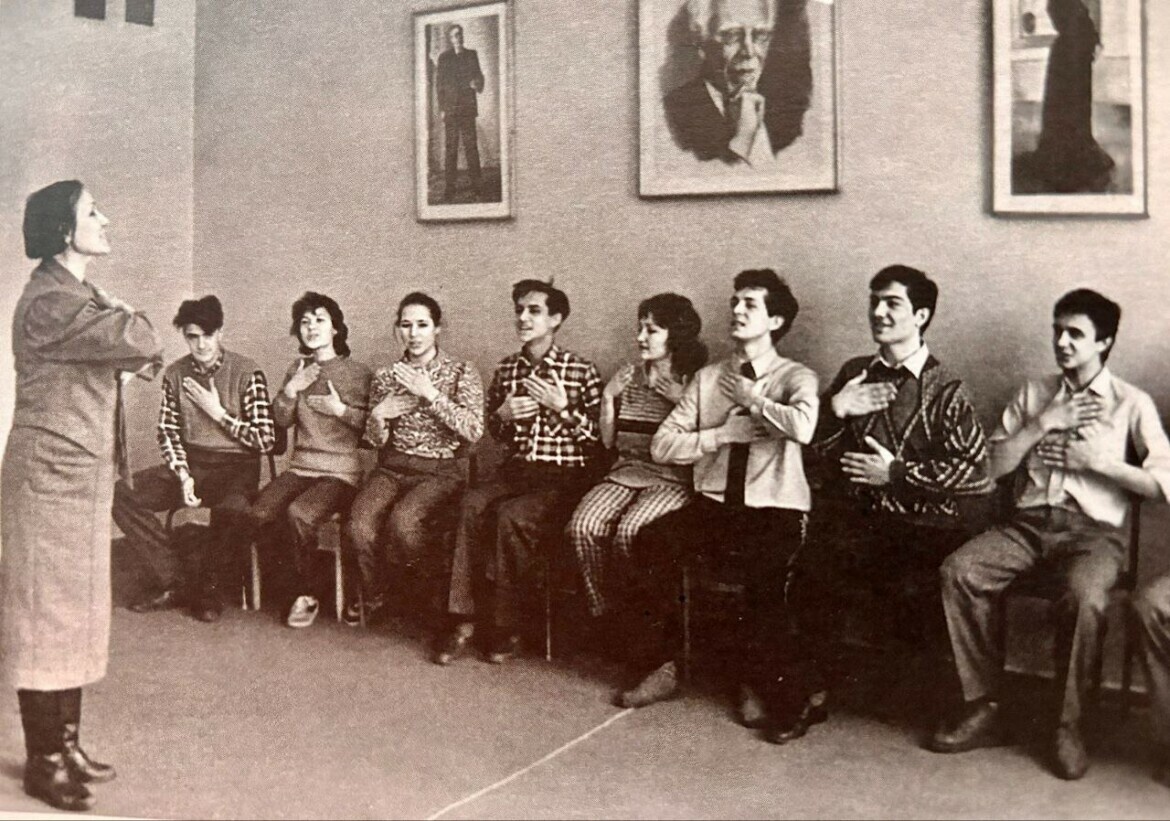 
Флера Хамитова преподает курс татарского театра для первого курса Казанского государственного института культуры
Фото: © из личного архива Фаниса Зиганшина