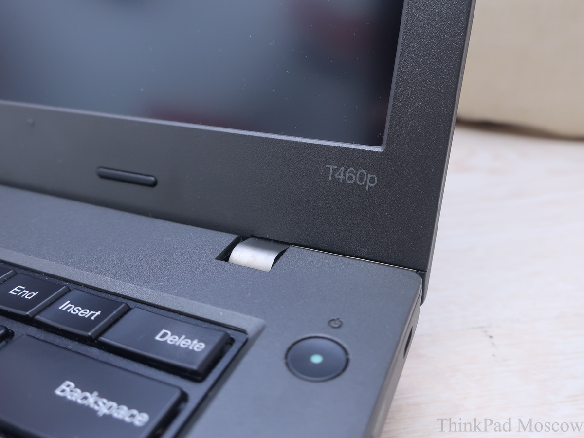 Название модели на рамке матрицы