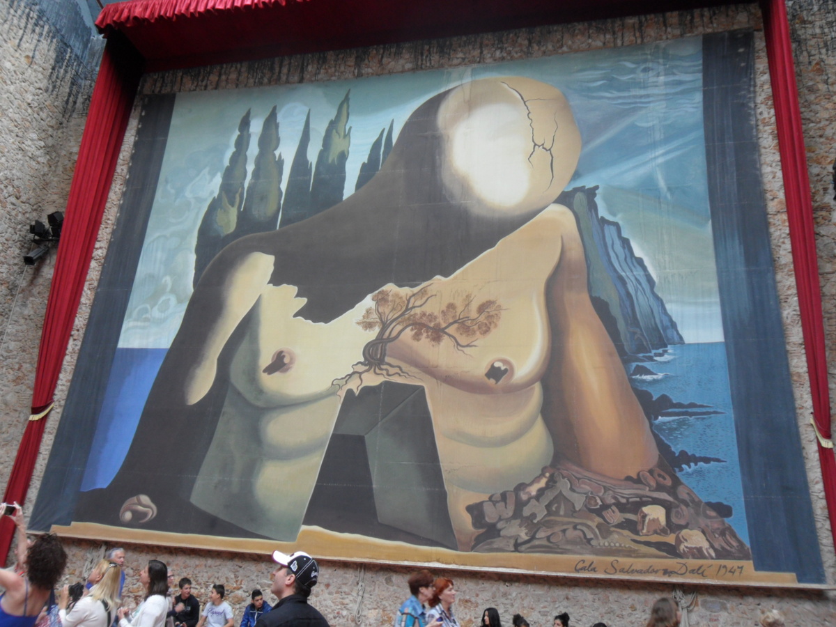 Театр-музей Сальвадора Дали. г. Фигерас