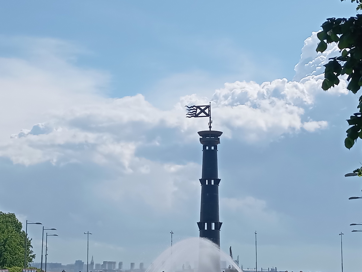 Маяк парке 300 летия Санкт-Петербурга