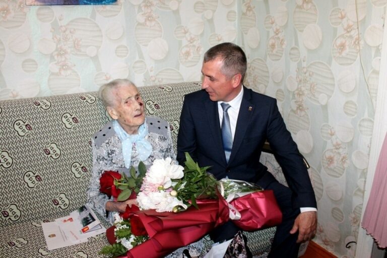   В Адамовском районе вековой юбилей отметила труженица тыла Маргарита Дитриховна Эзау Марина Шарт