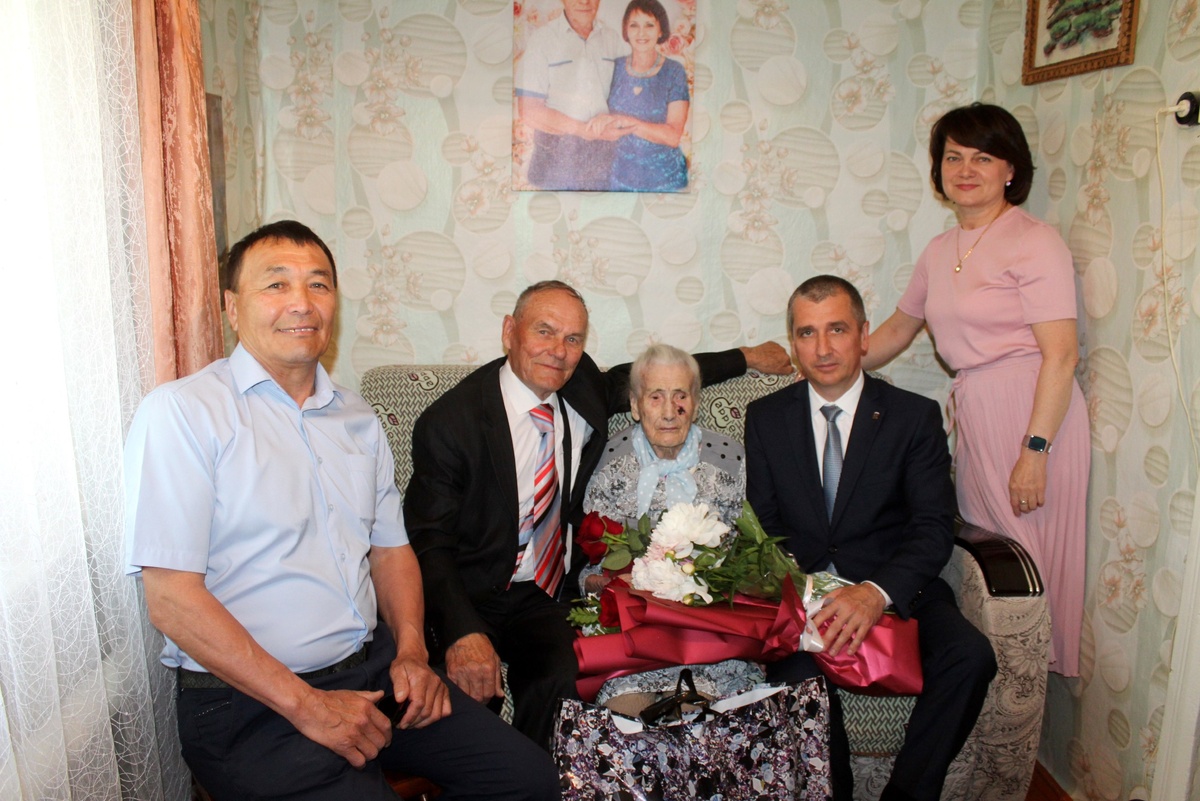    В Адамовском районе вековой юбилей отметила труженица тыла Маргарита Дитриховна Эзау Марина Шарт