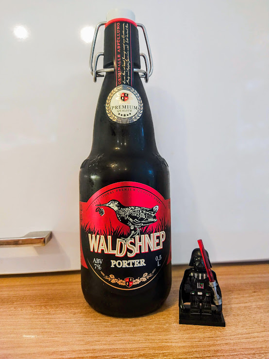 Малиновый и черный цвет прекрасно гарманируют)))