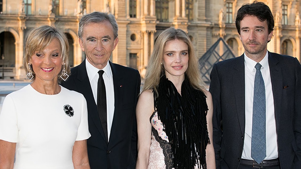 Примечательно, что отечественная модель Наталья Водянова вышла замуж за наследника империи - Антуаном Арно.