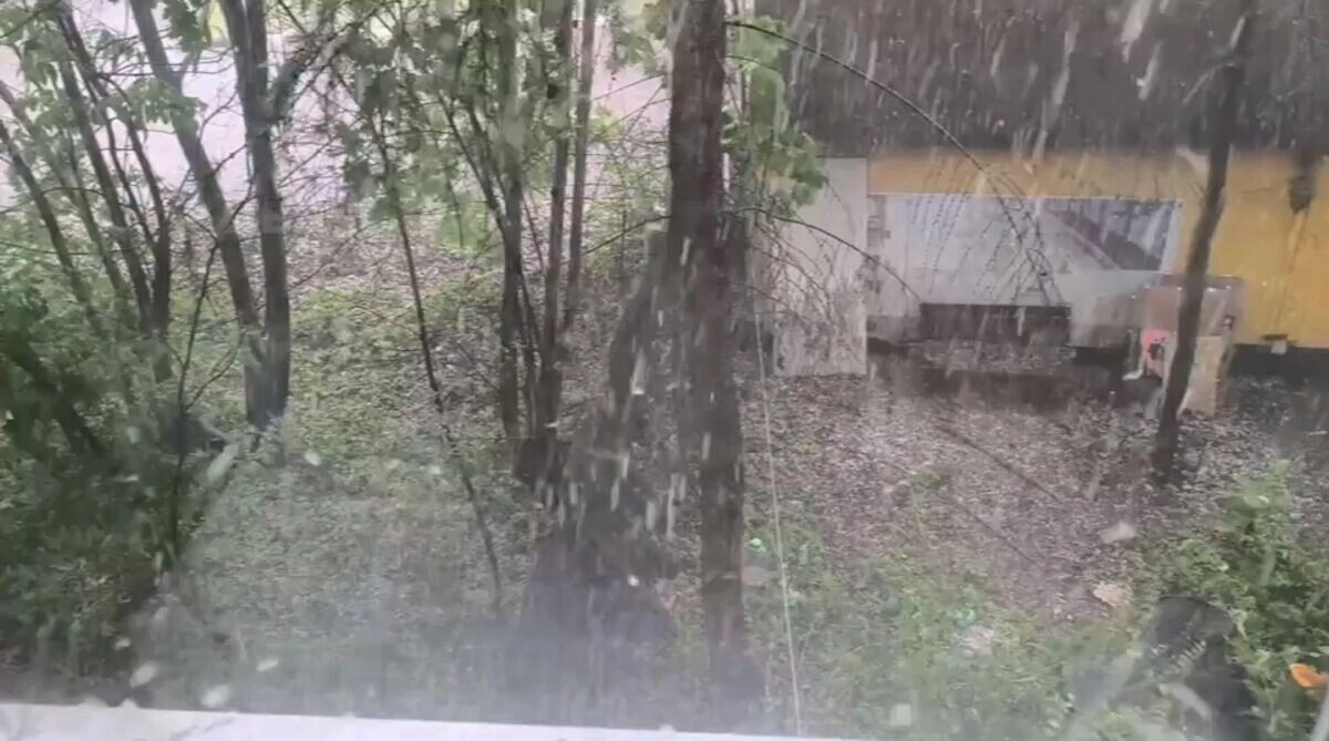 Жители Мытищ, Королева и Пушкино сообщают о сильнейшем ливне с градом. Источник: Соцсети