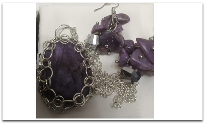 Кольужная оправа чароита. Камень 46 граммов