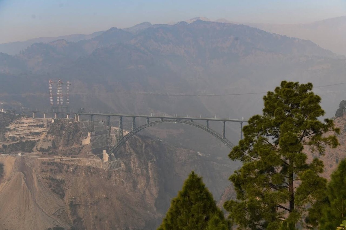 В Индии открыли самый высокий железнодорожный мост в мире — Чинабский мост